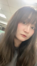 簡詩耘-大頭照