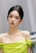 李宗桓(左手)-大頭照